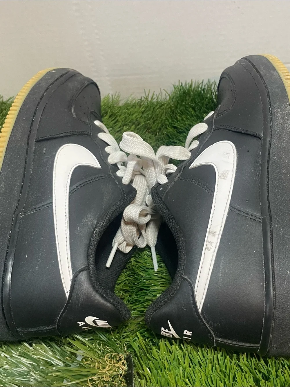Nike black sneakers